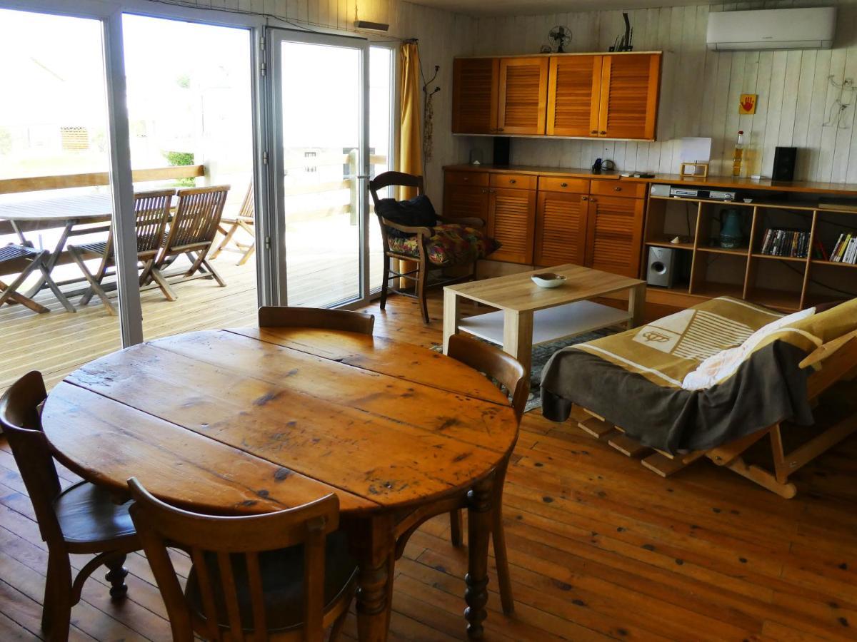 Un Chalet En Bois A La Plage Gruissan Exteriör bild