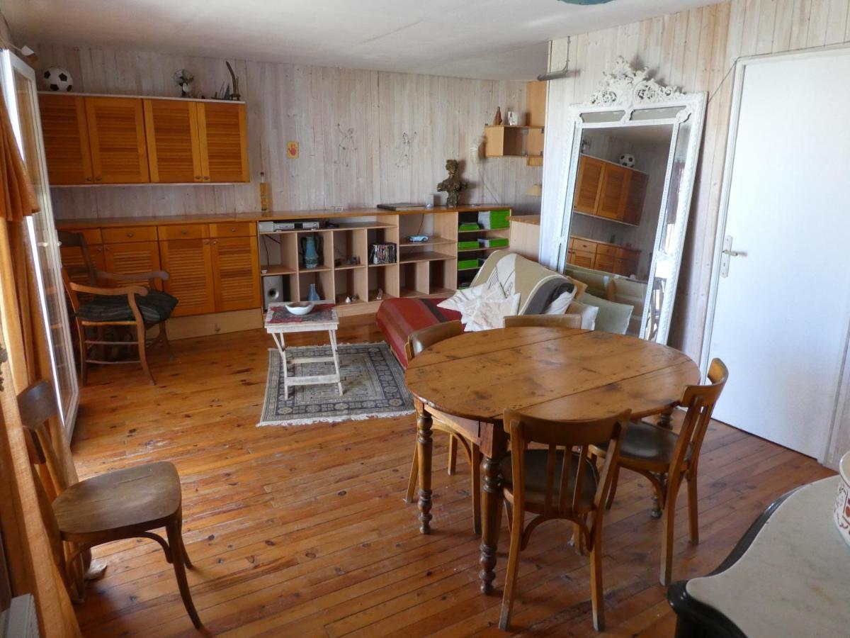 Un Chalet En Bois A La Plage Gruissan Exteriör bild