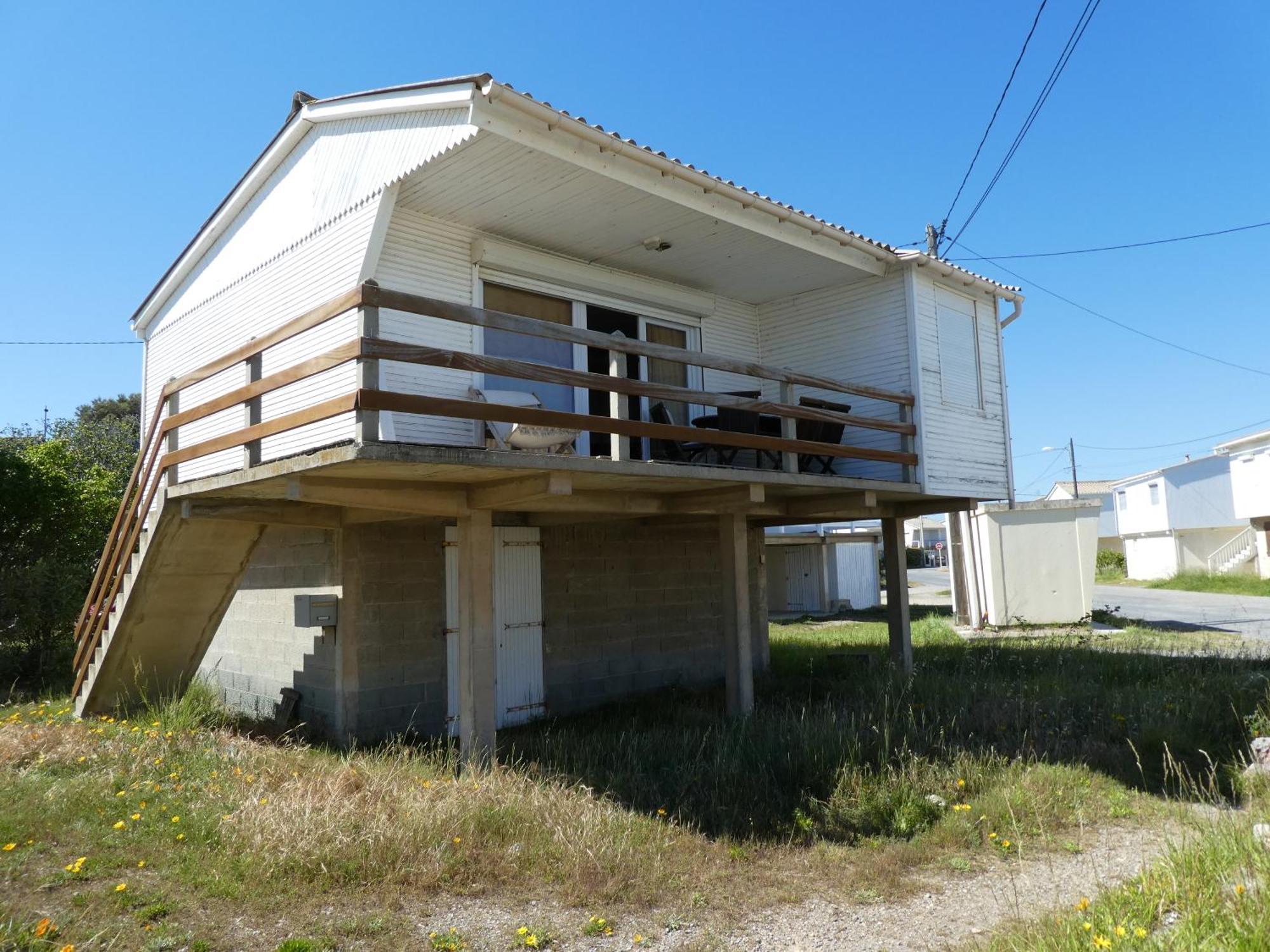 Un Chalet En Bois A La Plage Gruissan Exteriör bild