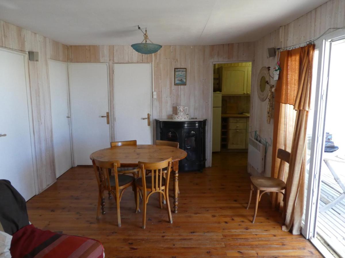 Un Chalet En Bois A La Plage Gruissan Exteriör bild