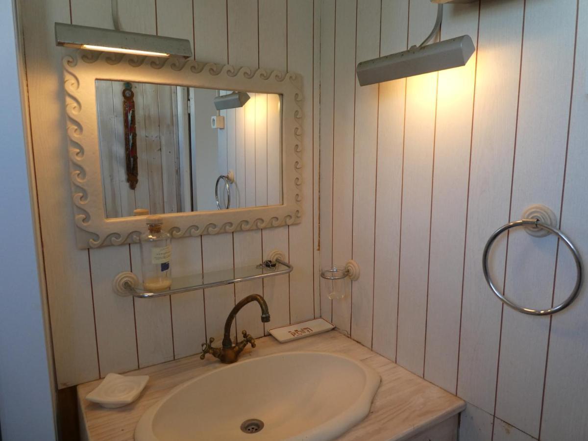 Un Chalet En Bois A La Plage Gruissan Exteriör bild