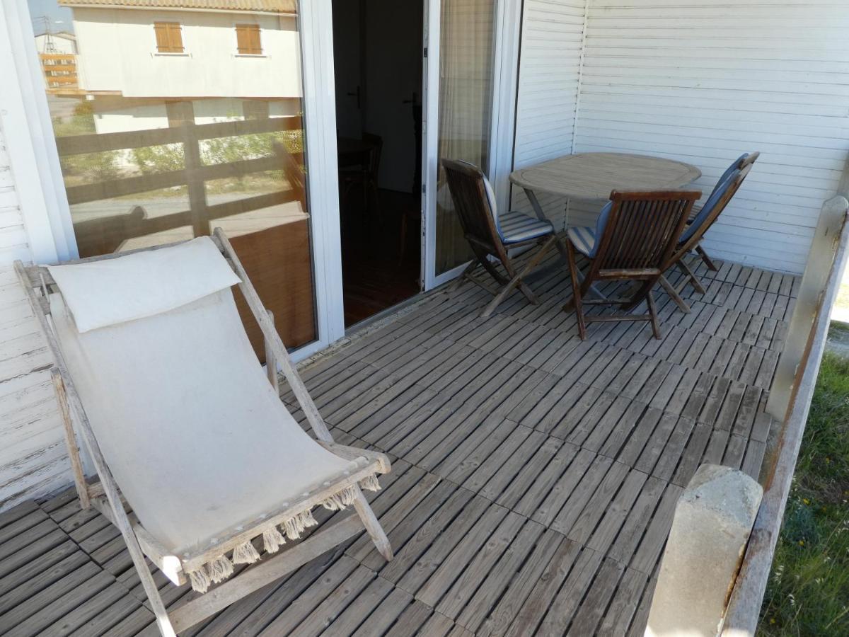 Un Chalet En Bois A La Plage Gruissan Exteriör bild